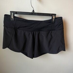 Lululemon run times short, mid rise, 4in inseam